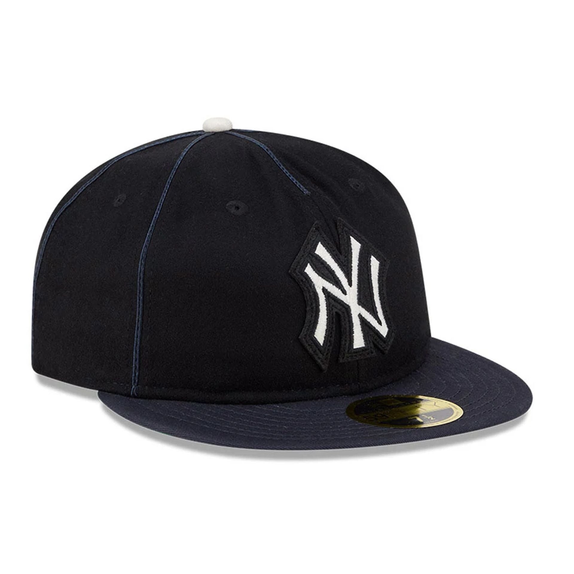 Pictured is this MLB Felt Logo New York Yankees Retro Crown 59FIFTY Fitted cap in navy. 4