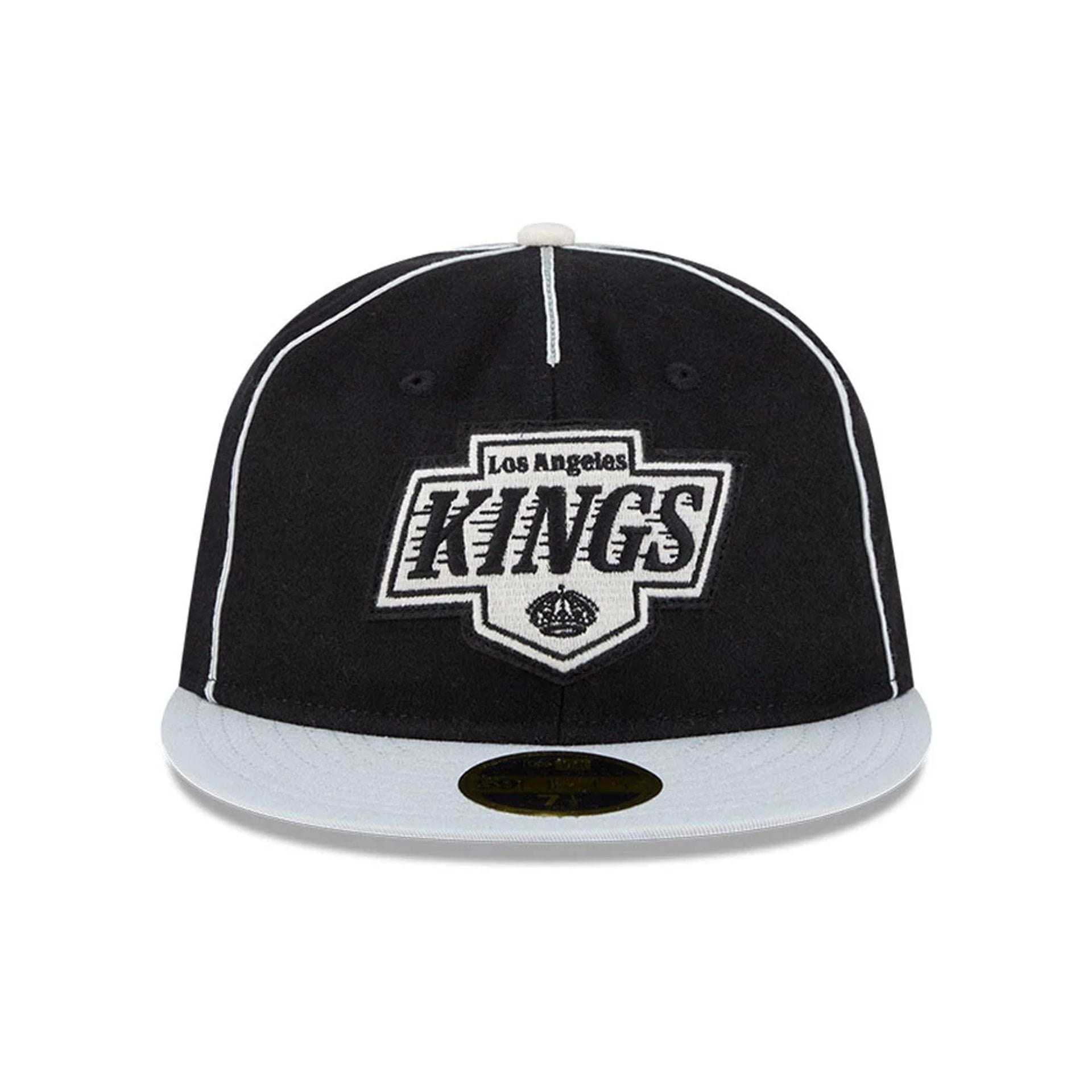 Pictured is this NHL Felt Logo LA Kings Retro Crown 59FIFTY Fitted cap in black. 3
