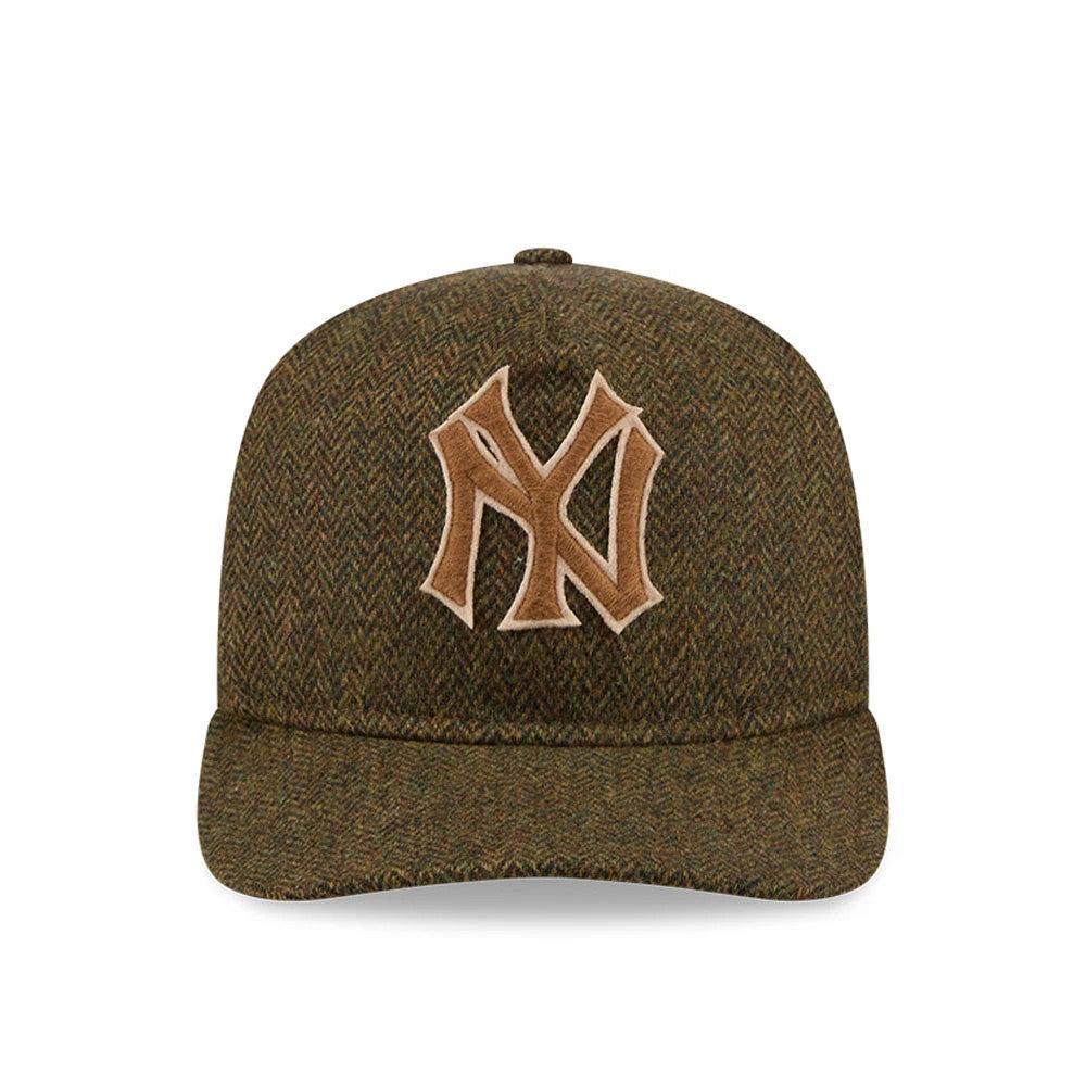 Pictured is this MLB X Moon New York Yankees 19TWENTY cap in green. 2