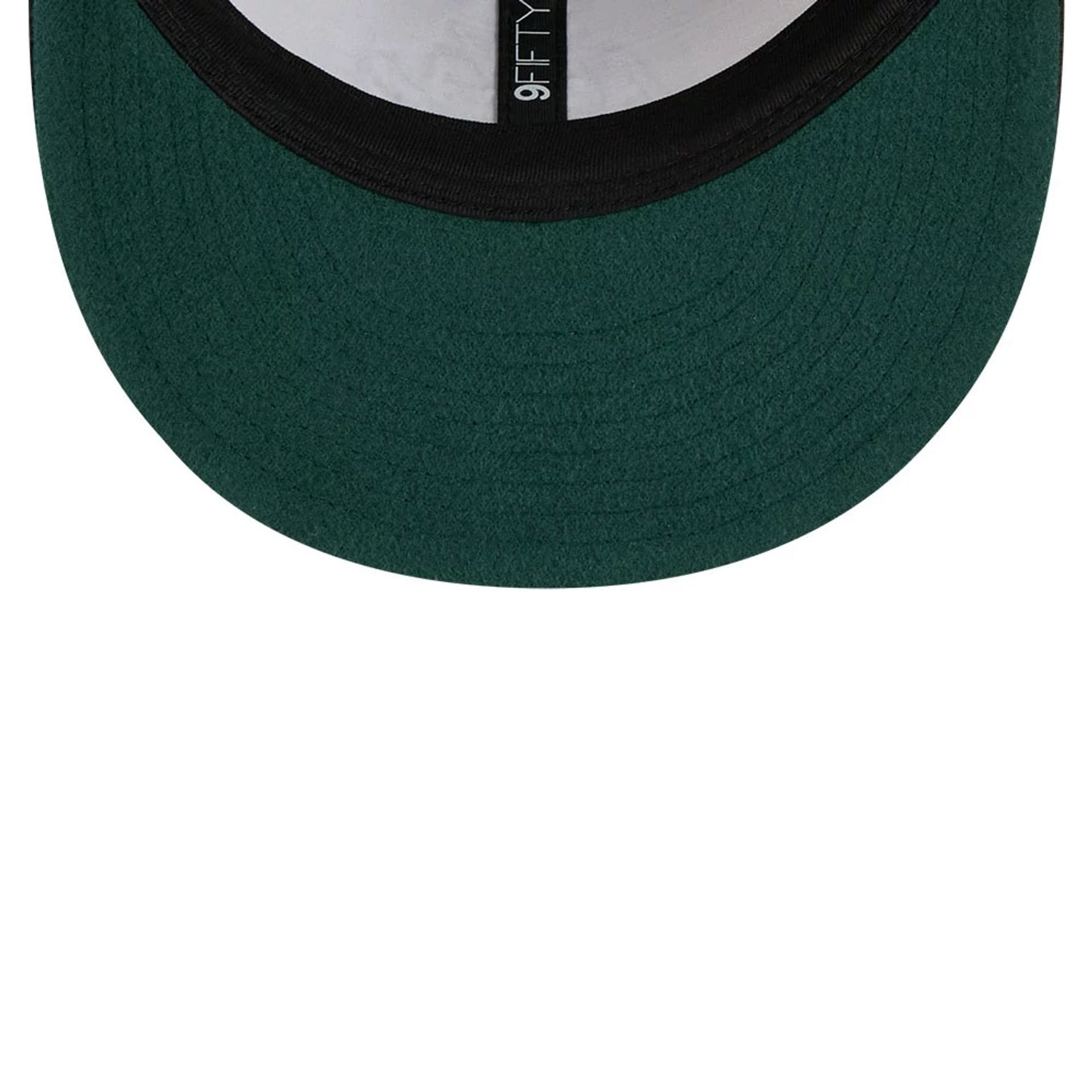 Pictured is this NBA Chainstitch Script Brooklyn Nets Retro Crown 9FIFTY cap in grey. 2