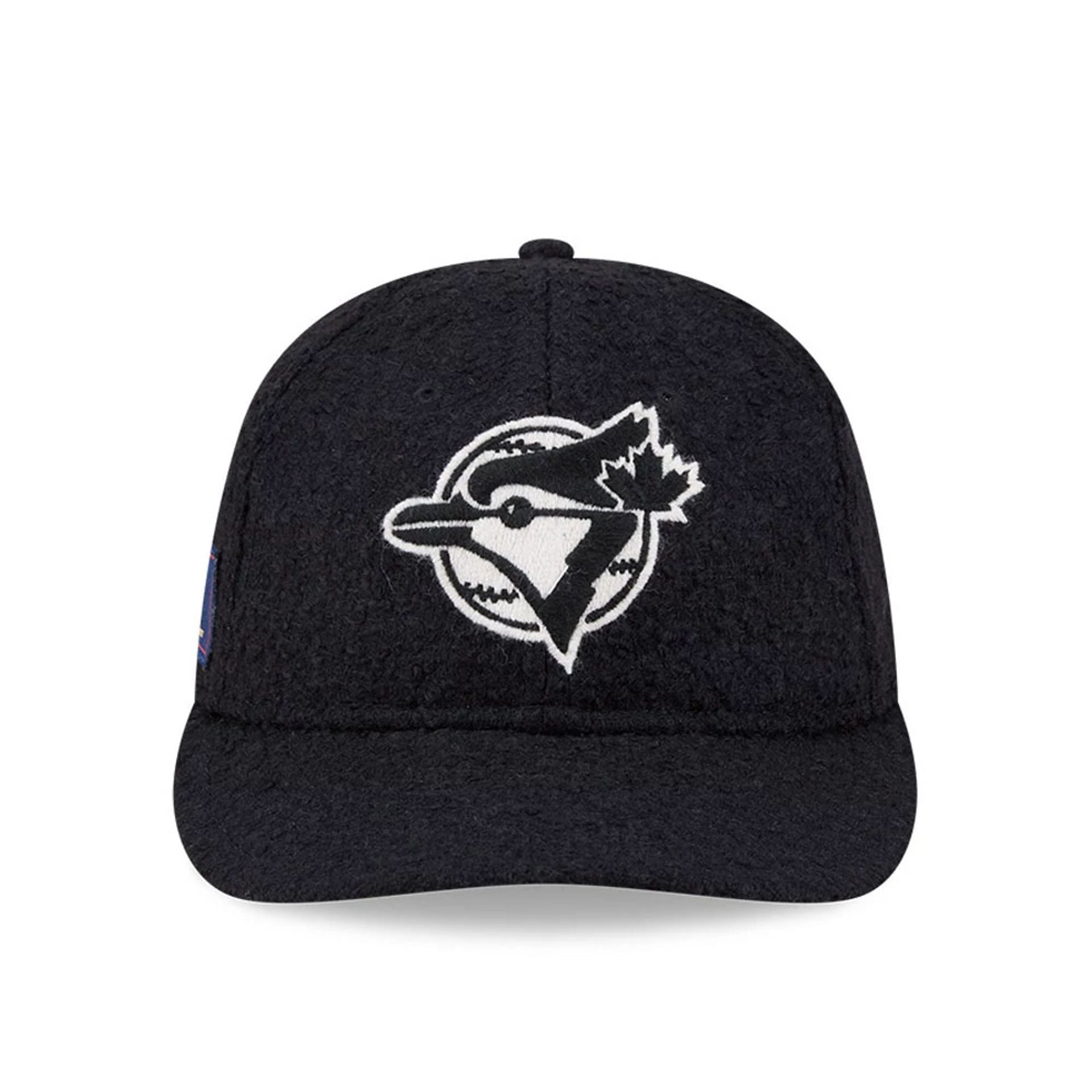 Pictured is this MLB X Moon Toronto Blue Jays Retro Crown 9FIFTY cap in navy. 3