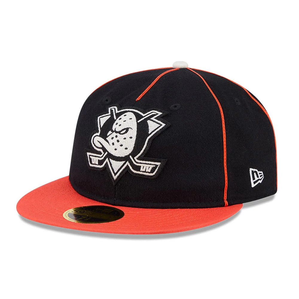 Pictured is this NHL Felt Logo Anaheim Ducks Retro Crown 59FIFTY Fitted cap in black. 4