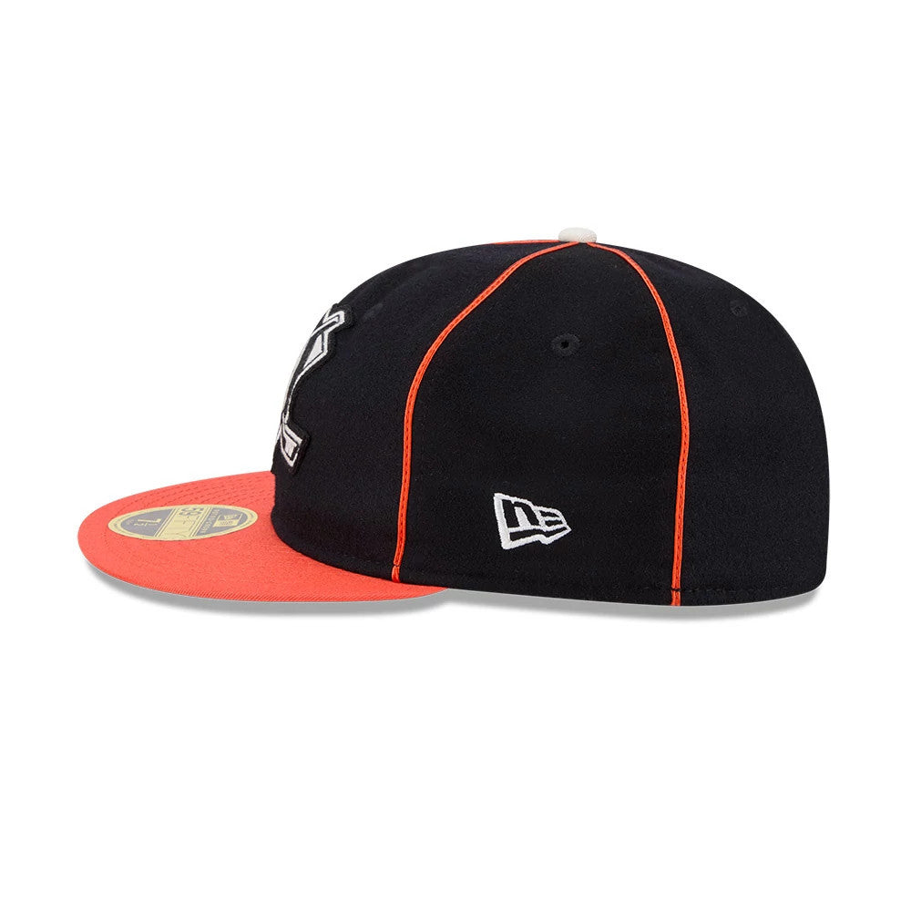 Pictured is this NHL Felt Logo Anaheim Ducks Retro Crown 59FIFTY Fitted cap in black. 6
