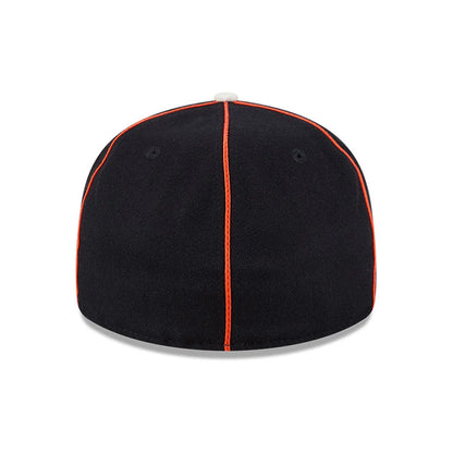Pictured is this NHL Felt Logo Anaheim Ducks Retro Crown 59FIFTY Fitted cap in black. 7