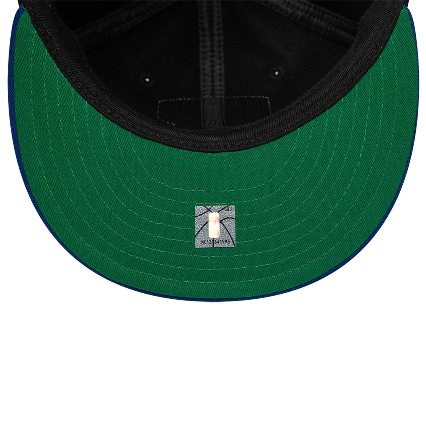 Pictured is this NBA Felt Logo New York Knicks Retro Crown 59FIFTY Fitted cap in dark blue. 2