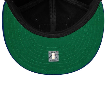 Pictured is this NBA Felt Logo New York Knicks Retro Crown 59FIFTY Fitted cap in dark blue. 2