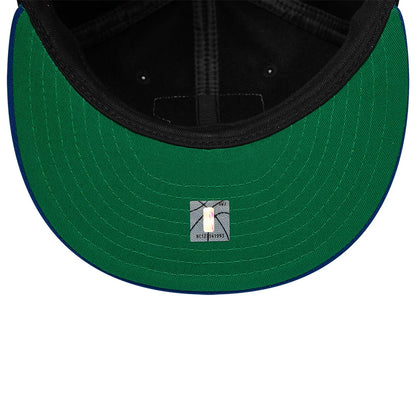 Pictured is this NBA Felt Logo New York Knicks Retro Crown 59FIFTY Fitted cap in dark blue. 2
