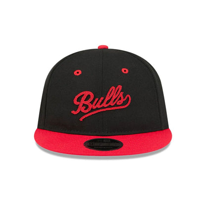 Pictured is this NBA Chainstitch Script Chicago Bulls Retro Crown 9FIFTY cap in black. 3