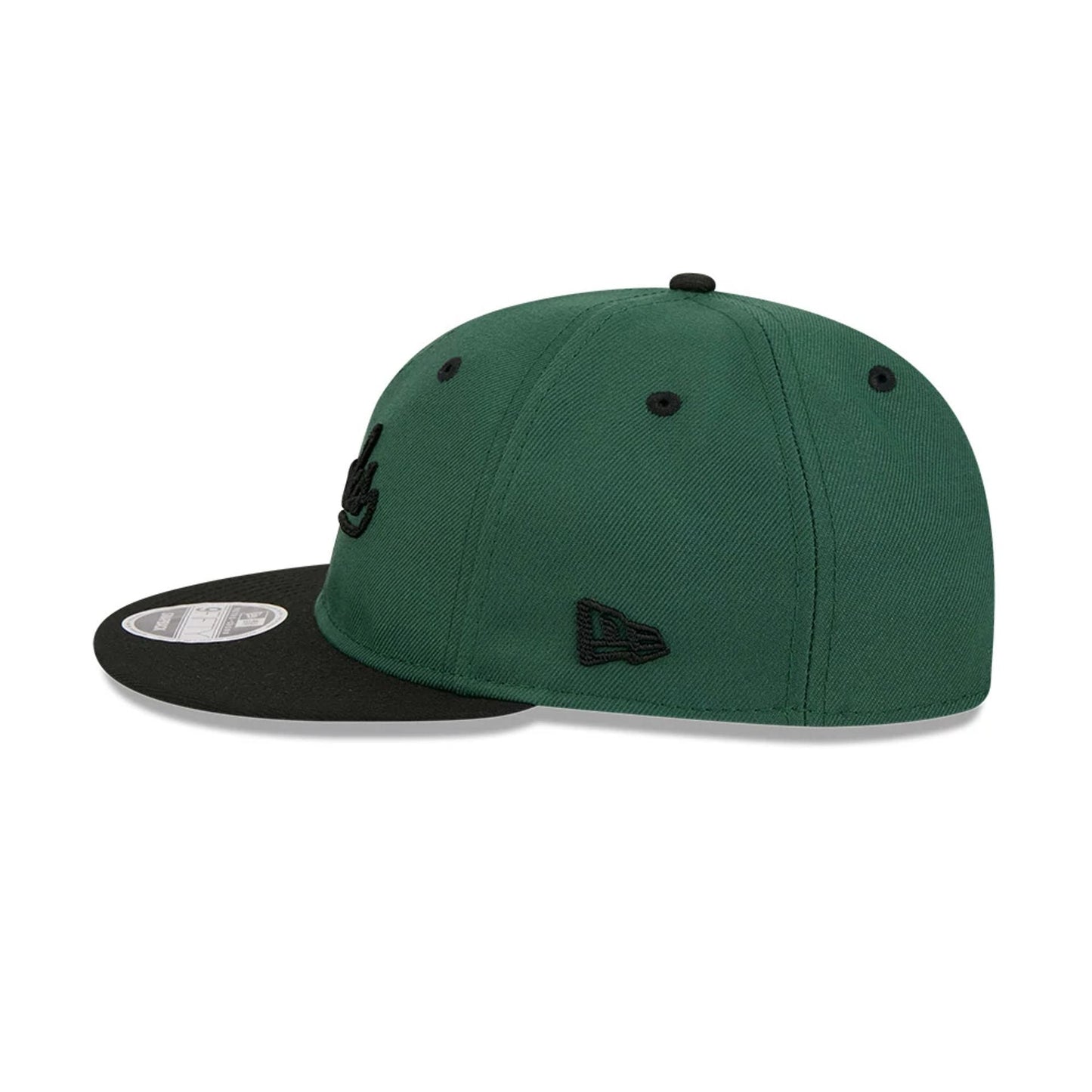 Pictured is this NBA Chainstitch Script Milwaukee Bucks Retro Crown 9FIFTY cap in dark green. 5