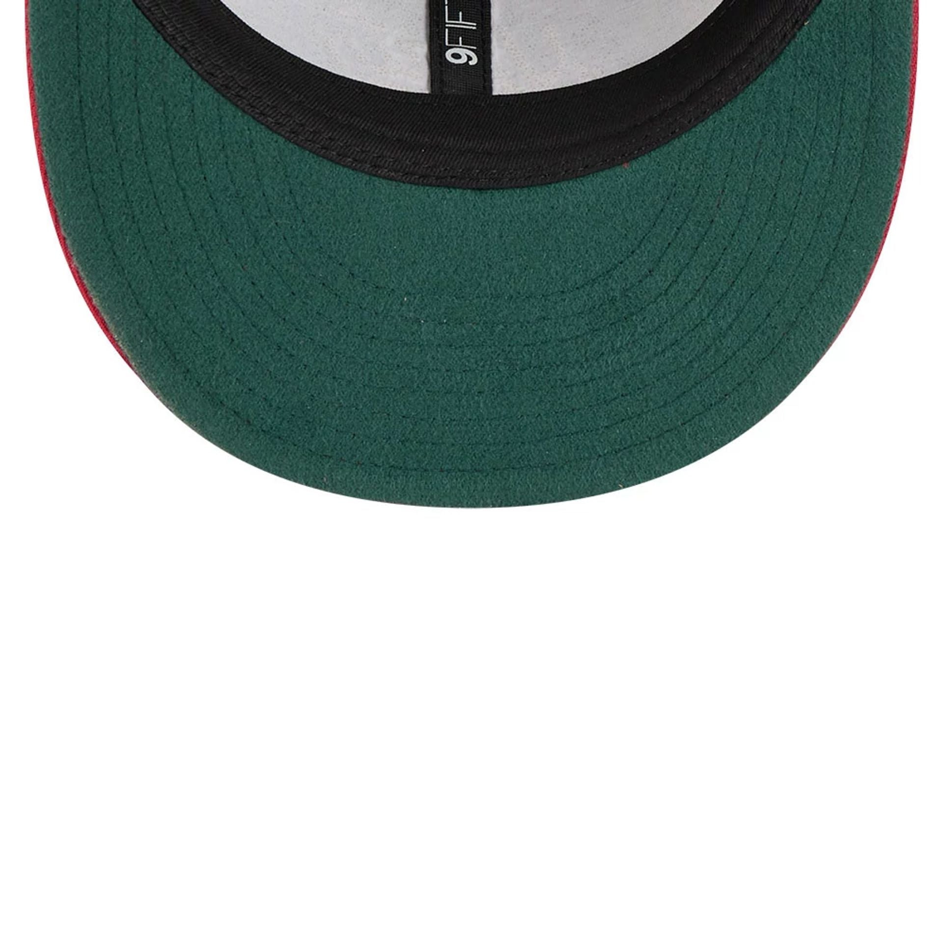 Pictured is this NBA Chainstitch Script Miami Heat Retro Crown 9FIFTY cap in black. 2