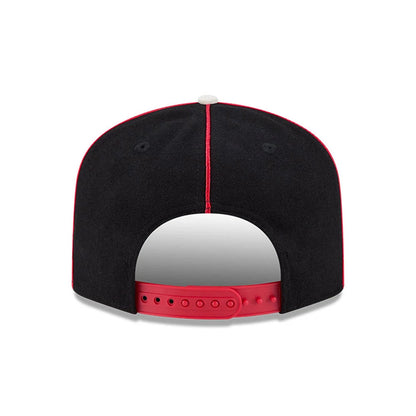Pictured is this NHL Felt Logo Chicago Blackhawks 19TWENTY cap in black. 7