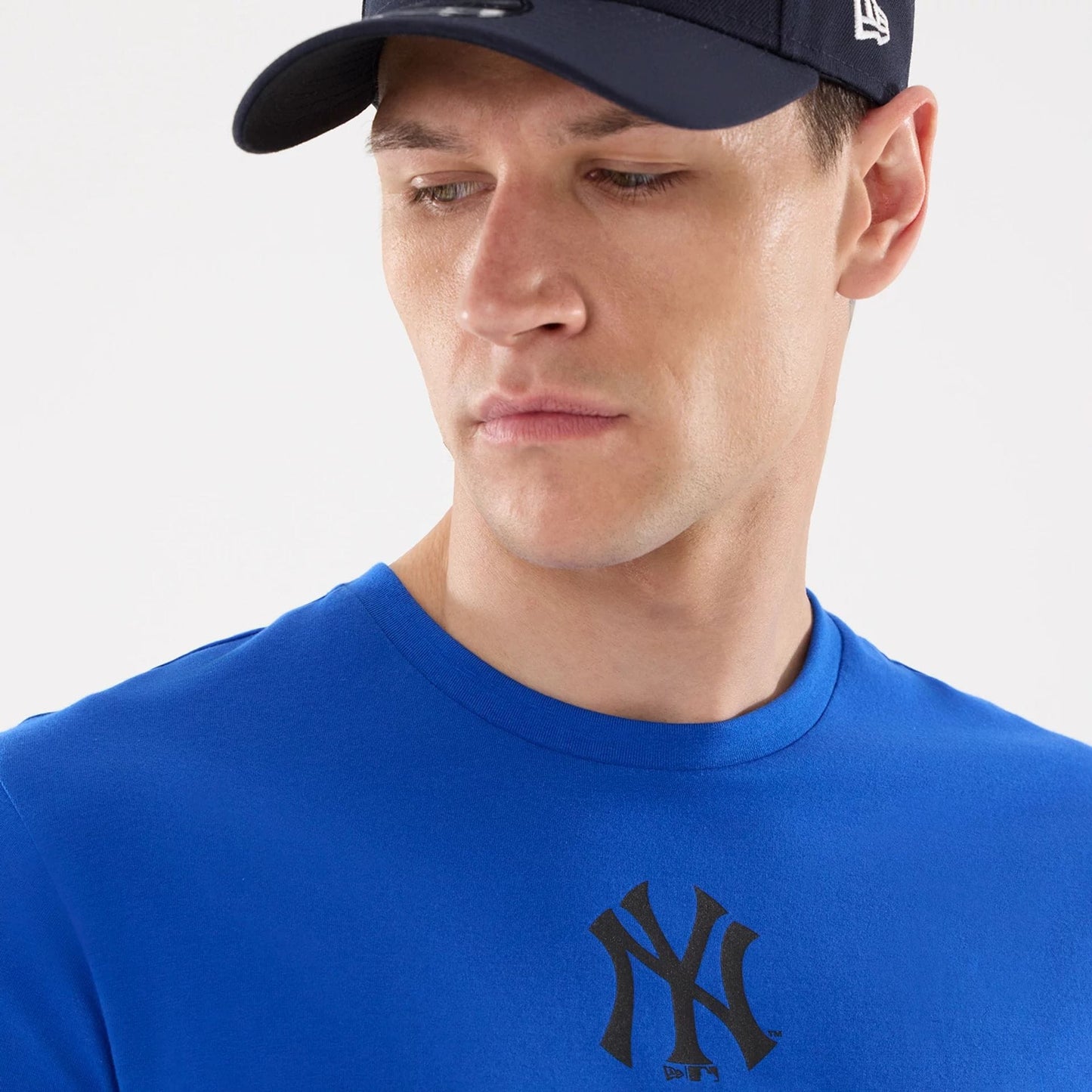 The model is wearing this MLB New York Yankees T-Shirt in blue. 3