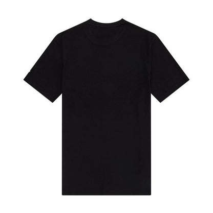 The model is wearing this NBA Script Graphic Chicago Bulls T-Shirt in black. 2