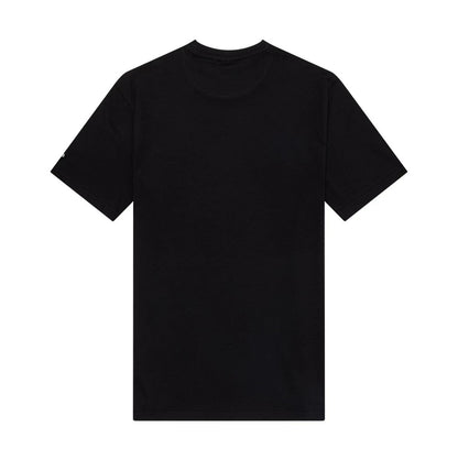 The model is wearing this NBA Wordmark LA Lakers T-Shirt in black. 2