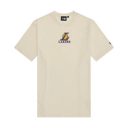The model is wearing this NBA Wordmark LA Lakers T-Shirt in light beige. 1