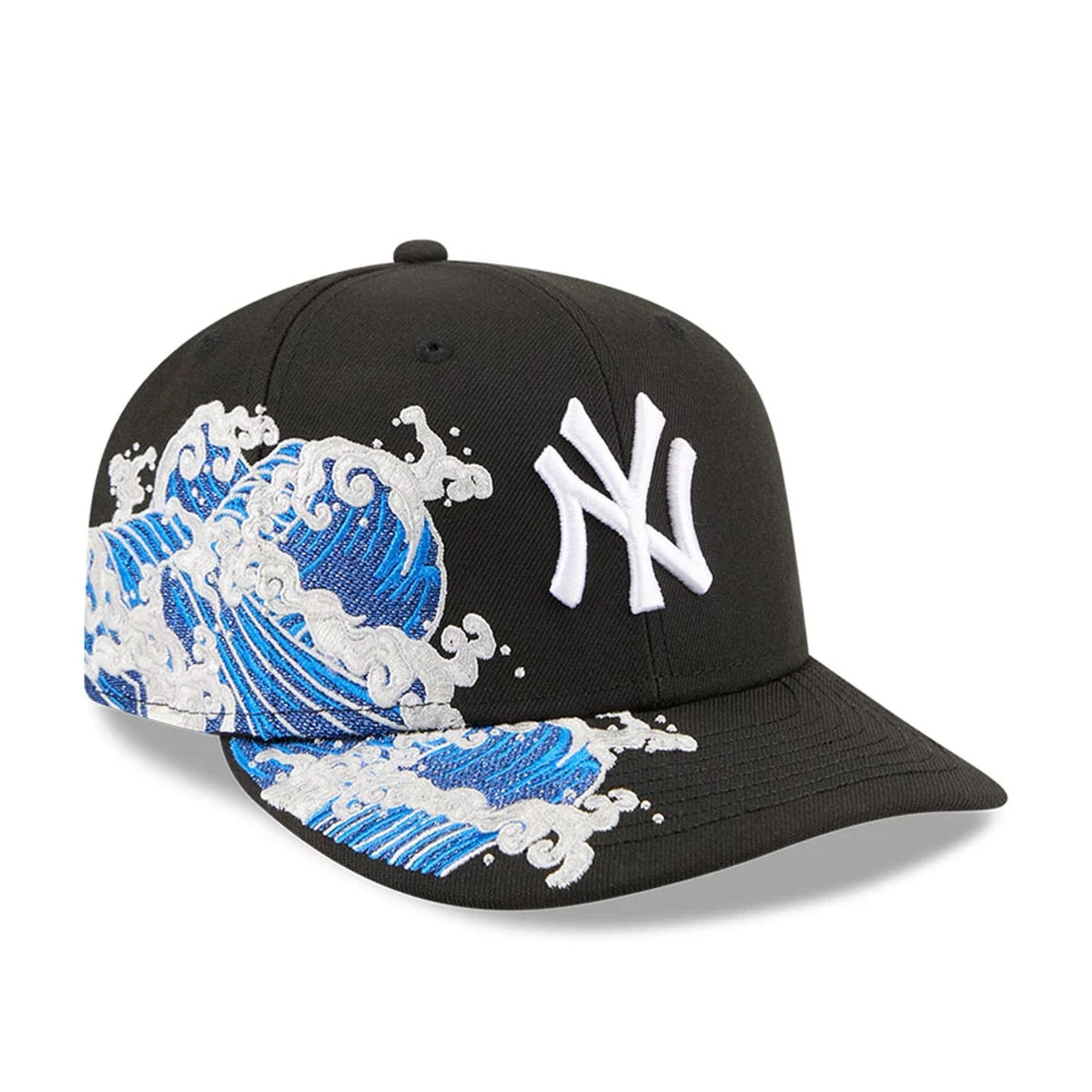 Pictured is this MLB Vissurf New York Yankees 59FIFTY Fitted cap in black. 1