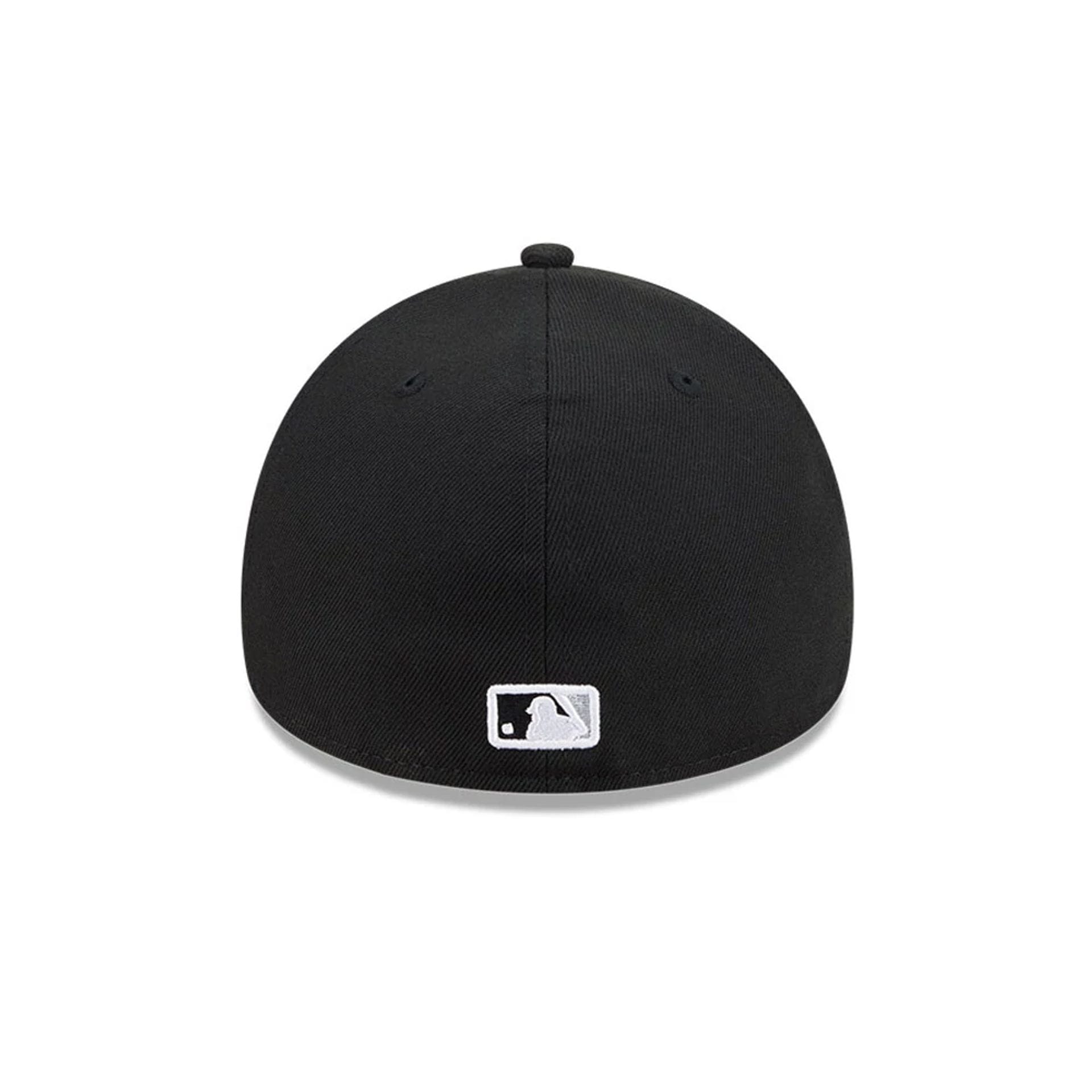 Pictured is this MLB Team Side Chicago White Sox 59FORTY A-Frame Fitted cap in black. 7