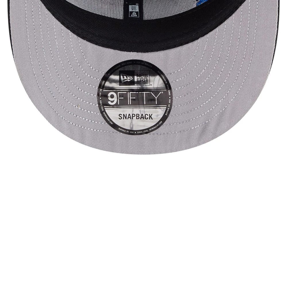 Pictured is this MLB Vissurf Toronto Blue Jays 9FIFTY Snapback cap in black. 2