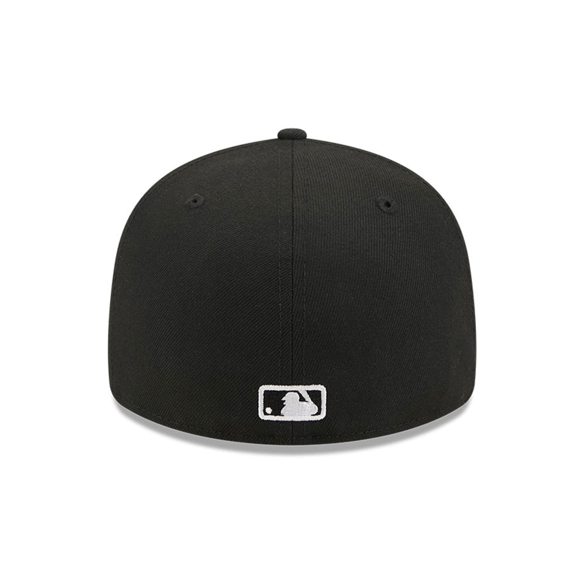 Pictured is this MLB Eagle Chicago White Sox 59FIFTY Fitted cap in black. 7