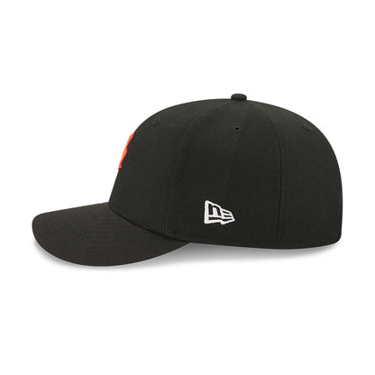 Pictured is this MLB Vissurf New York Mets 9FIFTY Snapback cap in black. 6