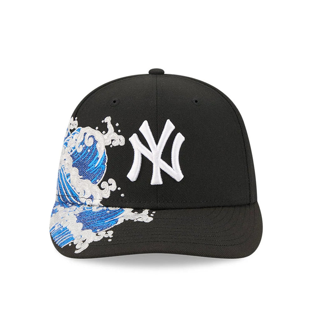 Pictured is this MLB Vissurf New York Yankees 9FIFTY Snapback cap in black. 2