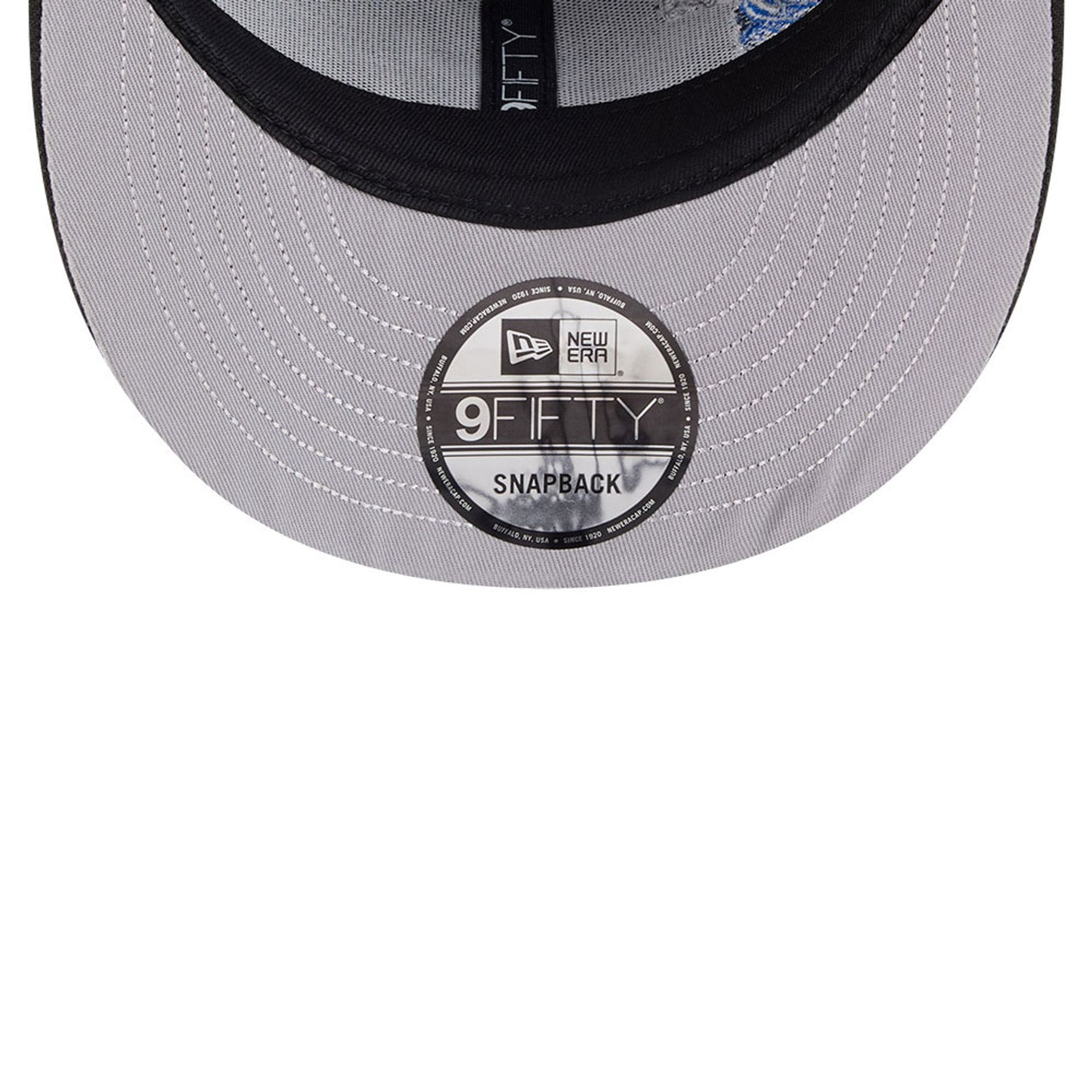 Pictured is this MLB Vissurf Atlanta Braves 9FIFTY Snapback cap in black. 2
