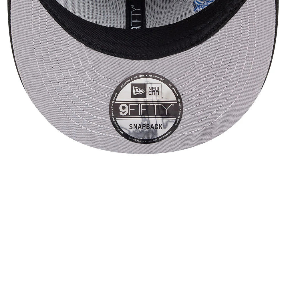 Atlanta Braves MLB Vissurf Black New Era 9FIFTY Snapback Adjustable Cap, inside view showing a large black and white 9FIFTY size sticker on the light grey undervisor, with black interior taping and a black sweatband.
