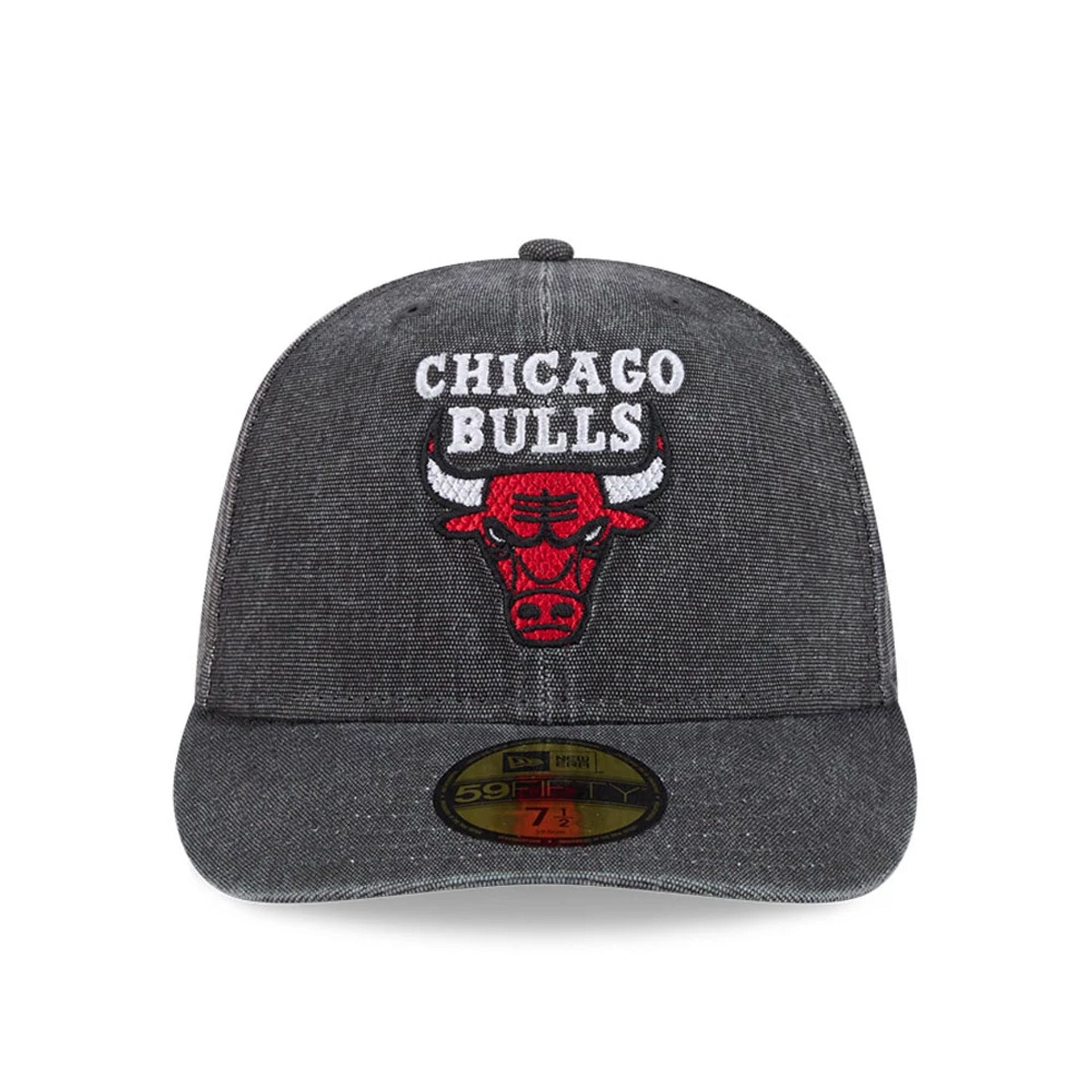 Pictured is this NBA Hardwood Classic Chicago Bulls 59FIFTY Fitted cap in black. 3