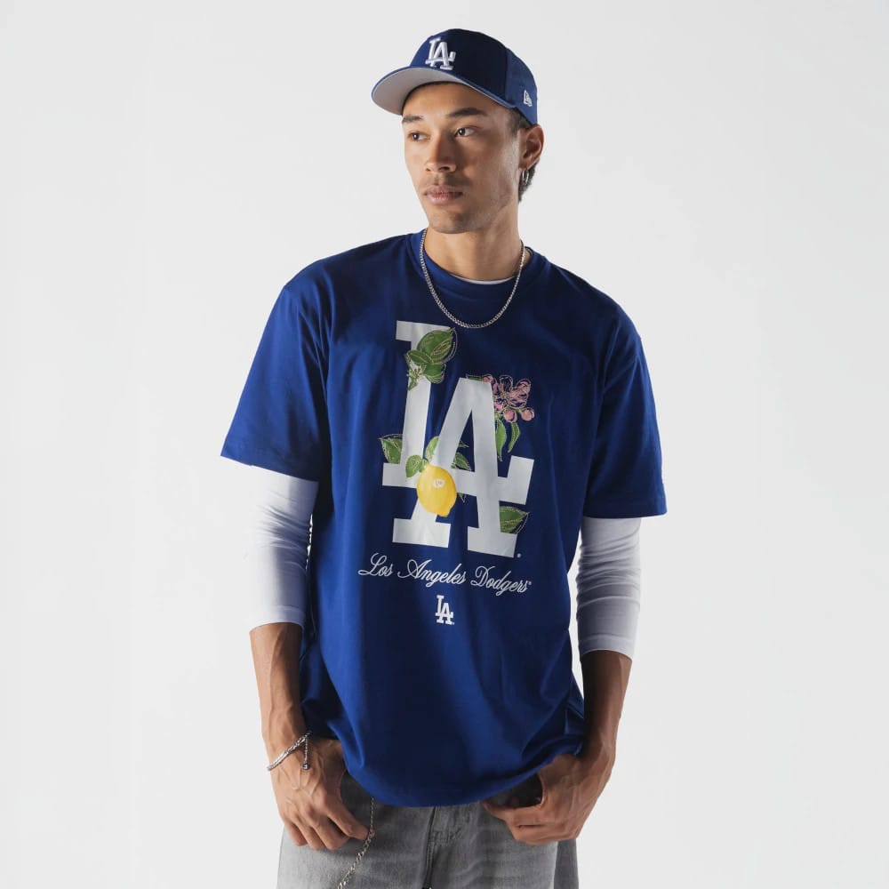 The model is wearing this MLB Life Graphic LA Dodgers T-Shirt in dark blue. 1