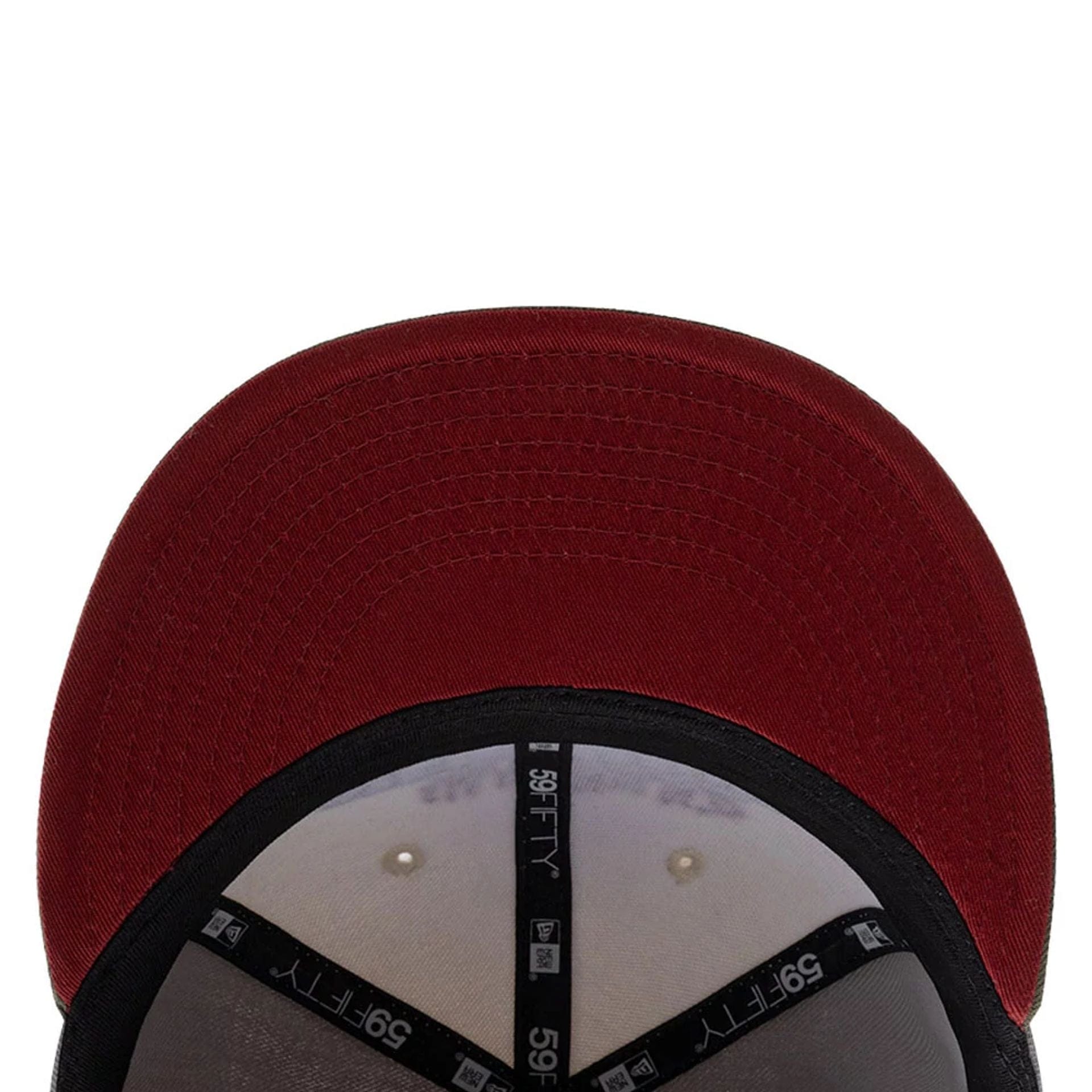 Pictured is this MLB Tagged New York Yankees 59FIFTY Fitted cap in grey. 2