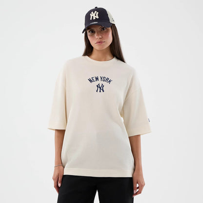 The model is wearing this MLB Waffle New York Yankees T-Shirt in open white. 4