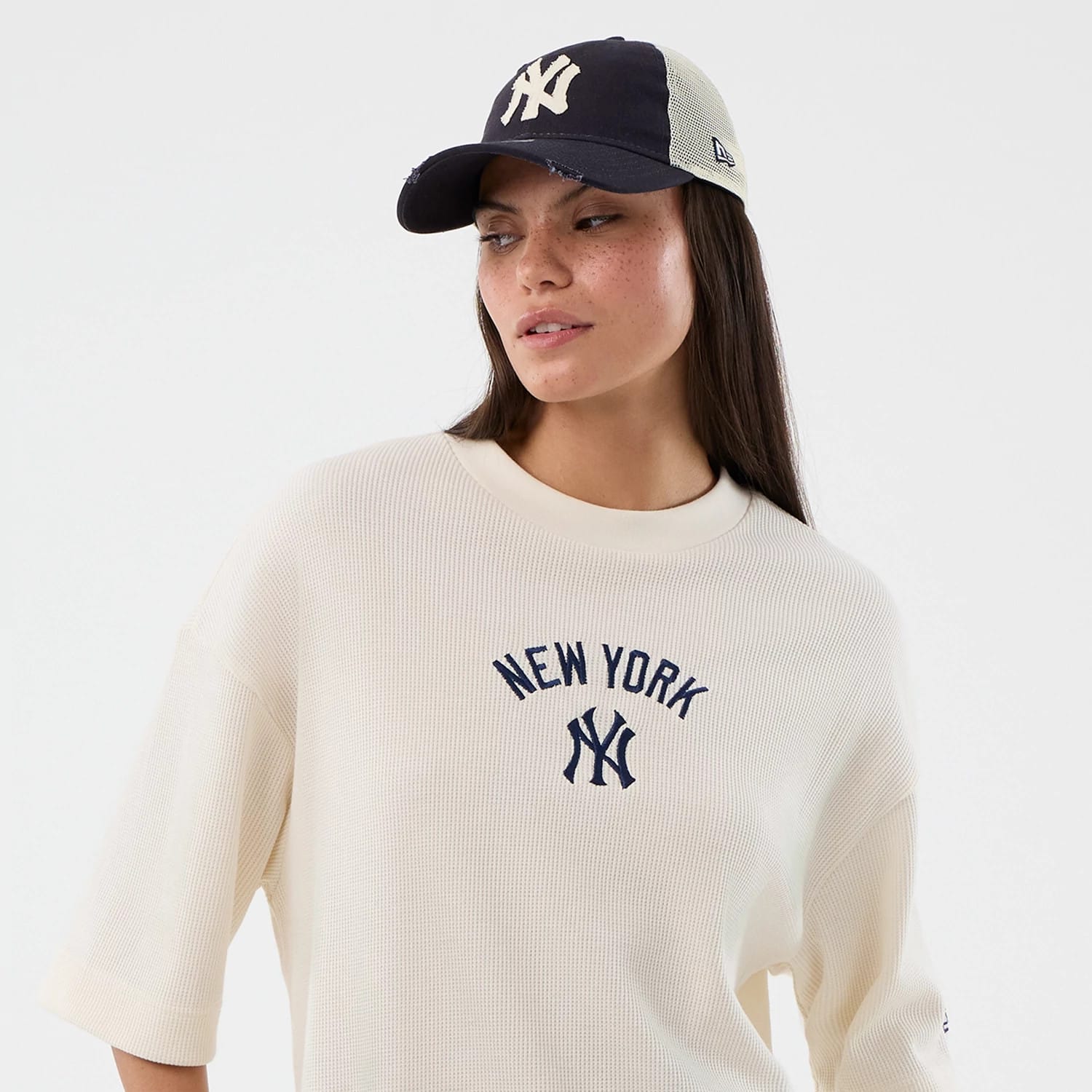 The model is wearing this MLB Waffle New York Yankees T-Shirt in open white. 6