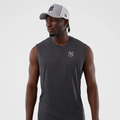 The model is wearing this MLB Core Plus New York Yankees Vest in dark grey. 3
