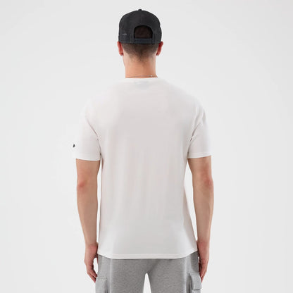 The model is wearing this NBA Beach Graphic Chicago Bulls T-Shirt in white. 2