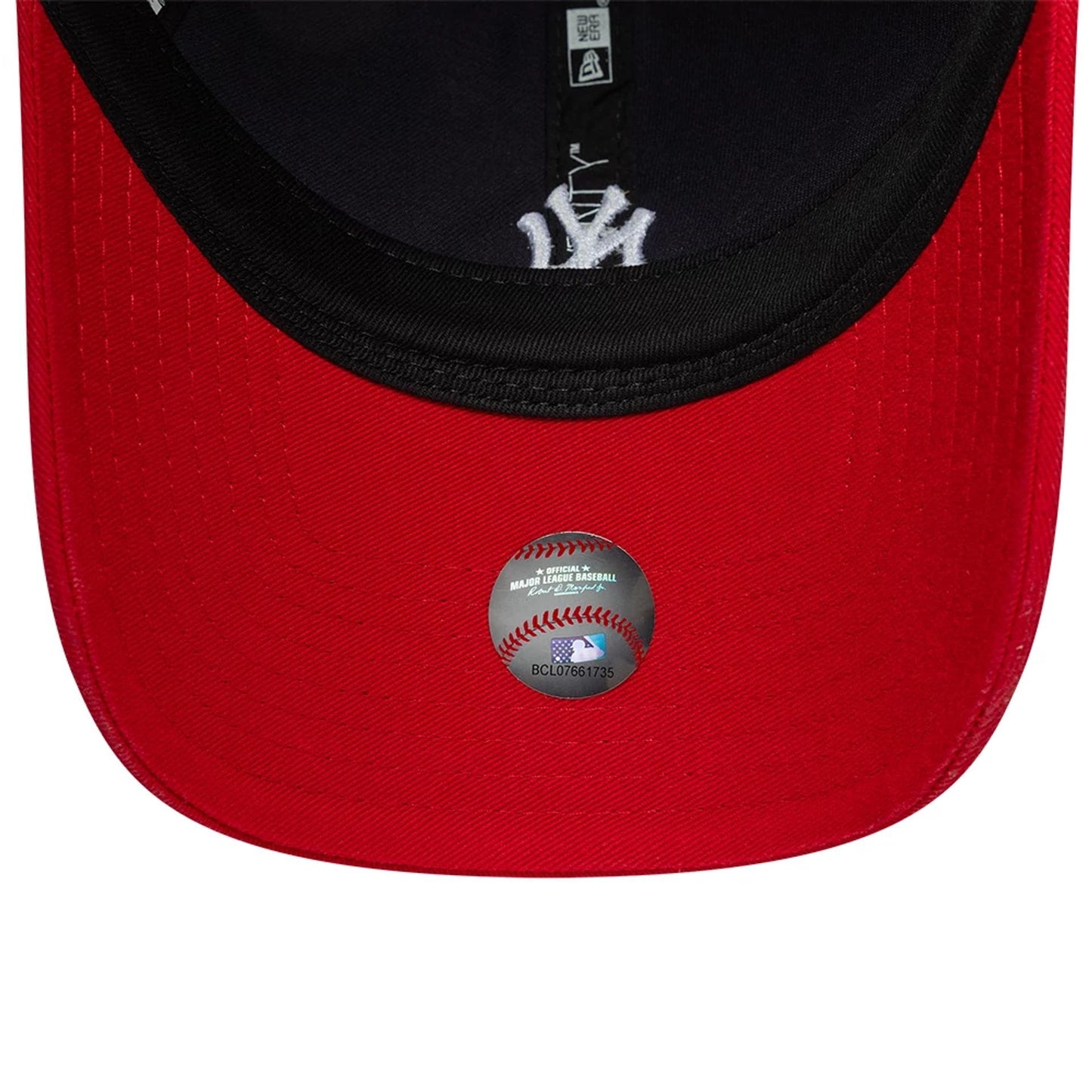 Pictured is this MLB Washed Contrast New York Yankees 9TWENTY cap in navy. 5