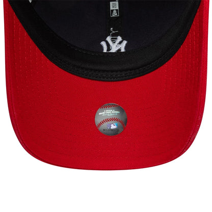 Pictured is this MLB Washed Contrast New York Yankees 9TWENTY cap in navy. 5