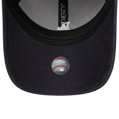 Pictured is this MLB Washed Contrast LA Dodgers 9TWENTY cap in grey. 5