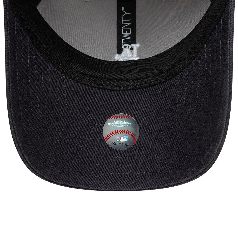 Pictured is this MLB Washed Contrast LA Dodgers 9TWENTY cap in grey. 5