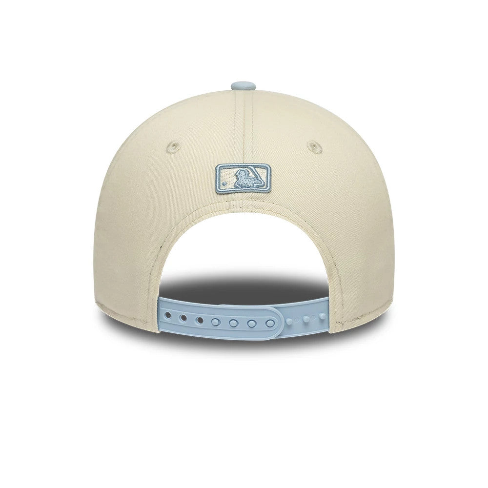 Pictured is this MLB Side Script New York Yankees 9FORTY M-Crown cap in Cream. 4