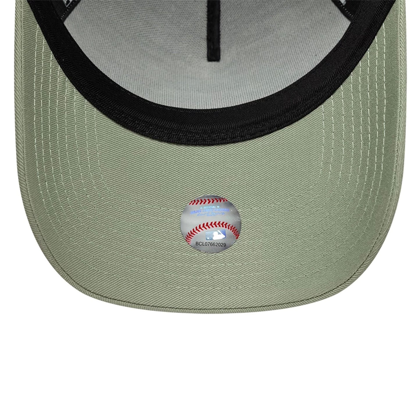 Pictured is this MLB League Essential New York Yankees 9FORTY E-Frame cap in pastel green. 5
