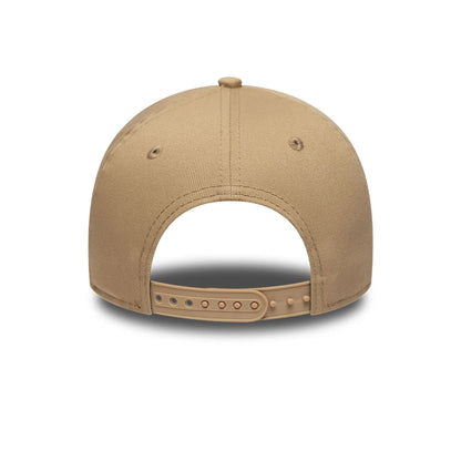 Pictured is this MLB League Essential LA Dodgers 9FORTY E-Frame cap in light beige. 4