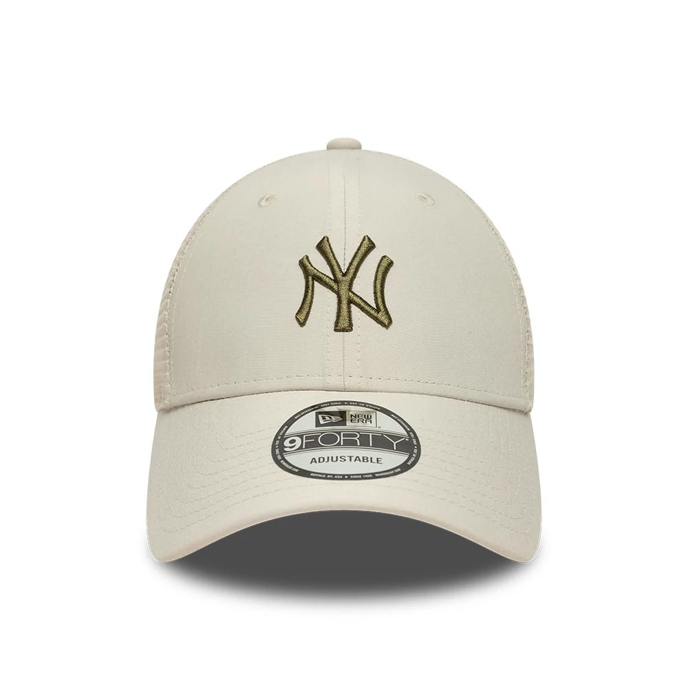 Pictured is this MLB Homefield New York Yankees 9FORTY Trucker cap in Cream. 2