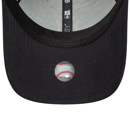 Pictured is this MLB Homefield New York Yankees 9FORTY Trucker cap in Black. 5