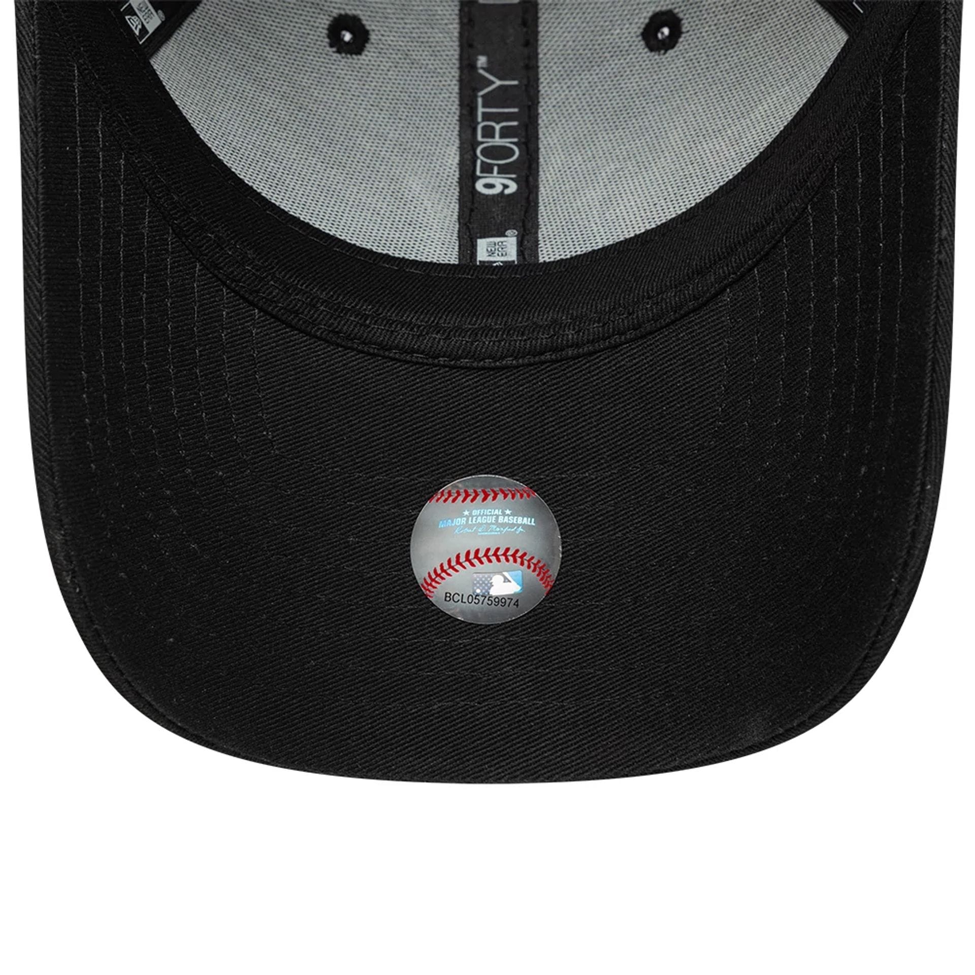 Pictured is this MLB Icon New York Yankees 9FORTY cap in black. 5