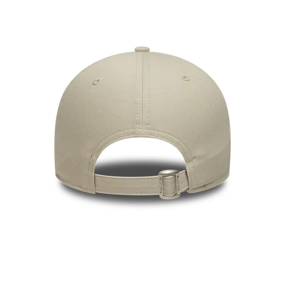 Pictured is this NBA Team Outline LA Lakers 9FORTY cap in Cream. 4