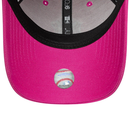 Pictured is this MLB Team Outline New York Yankees 9FORTY cap in bright pink. 5