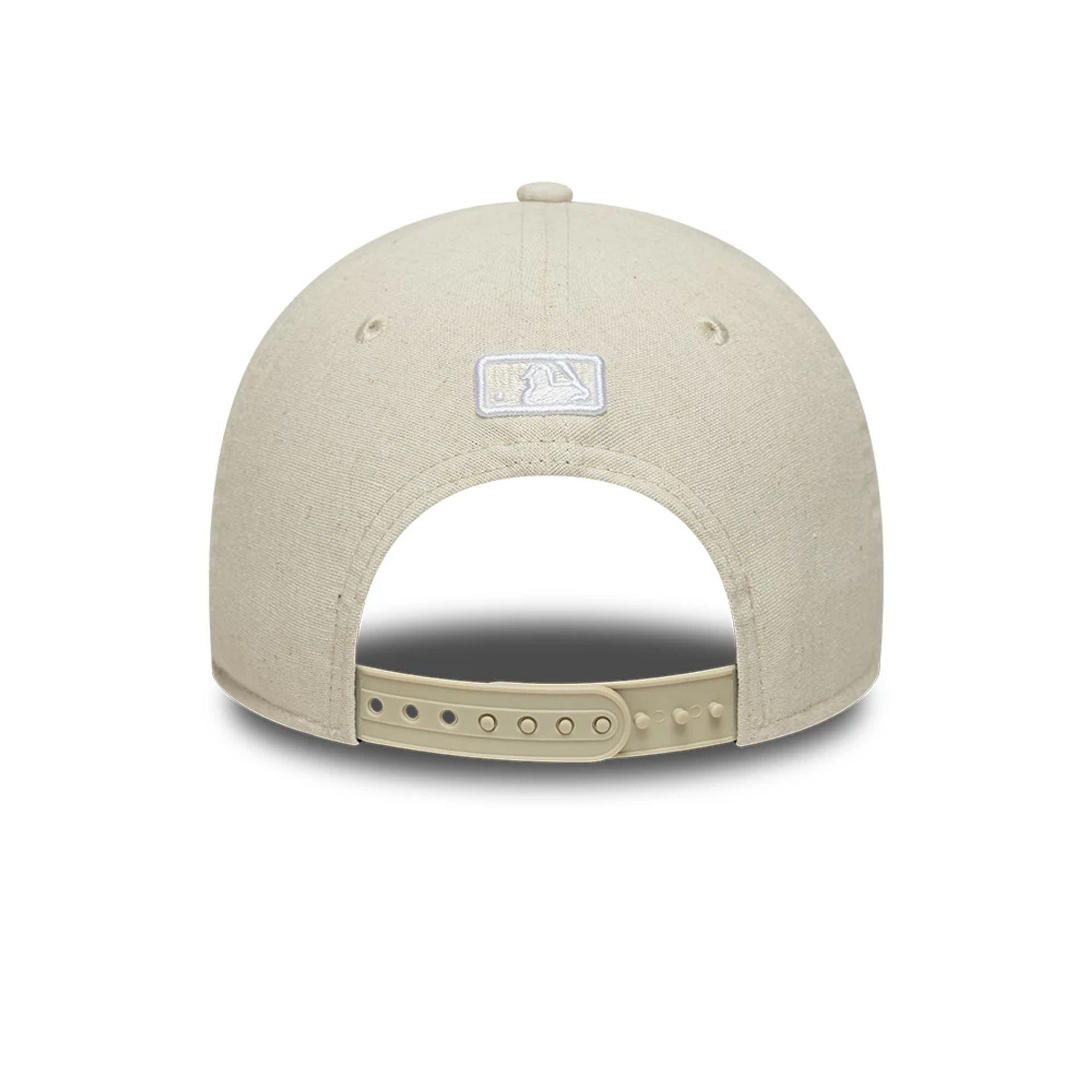 Pictured is this MLB Linen New York Yankees 9FORTY M-Crown cap in Cream. 4