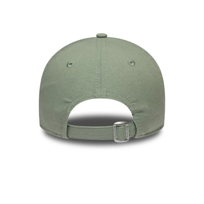 Pictured is this Womens MLB Linen LA Dodgers 9TWENTY cap in pastel green. 4