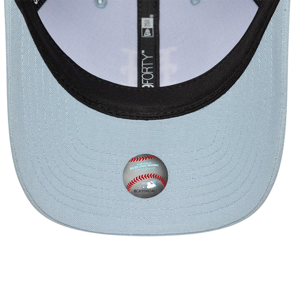 Pictured is this MLB Linen New York Mets 9FORTY M-Crown cap in pastel blue. 5