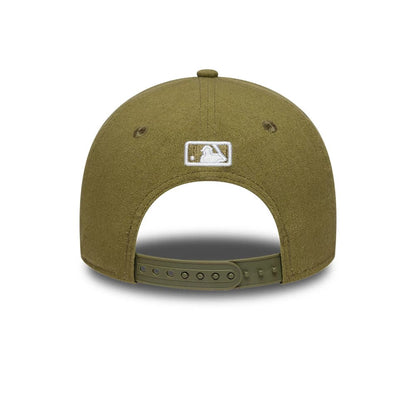 Pictured is this MLB Linen LA Dodgers 9FORTY M-Crown cap in Dark Green. 4